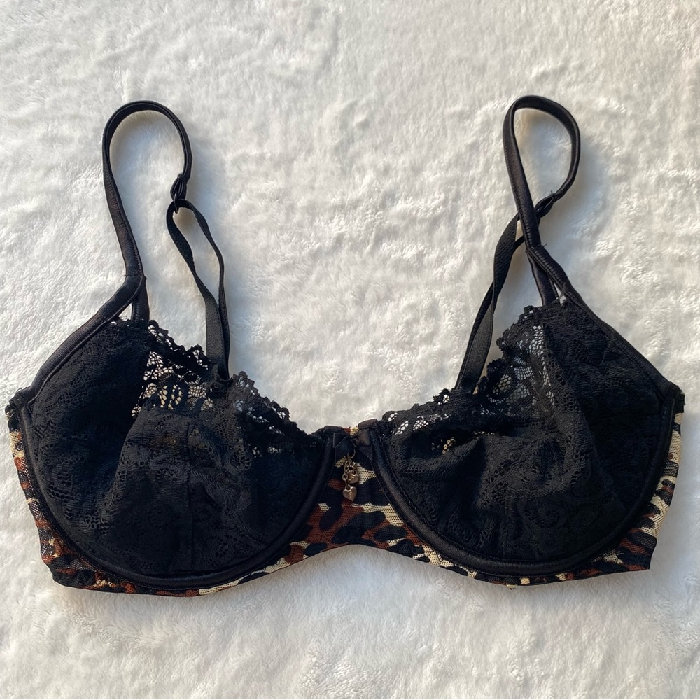 Betsey Johnson Leopard Print Bra with Lace Detail & Heart Charms Size 34C Y2K